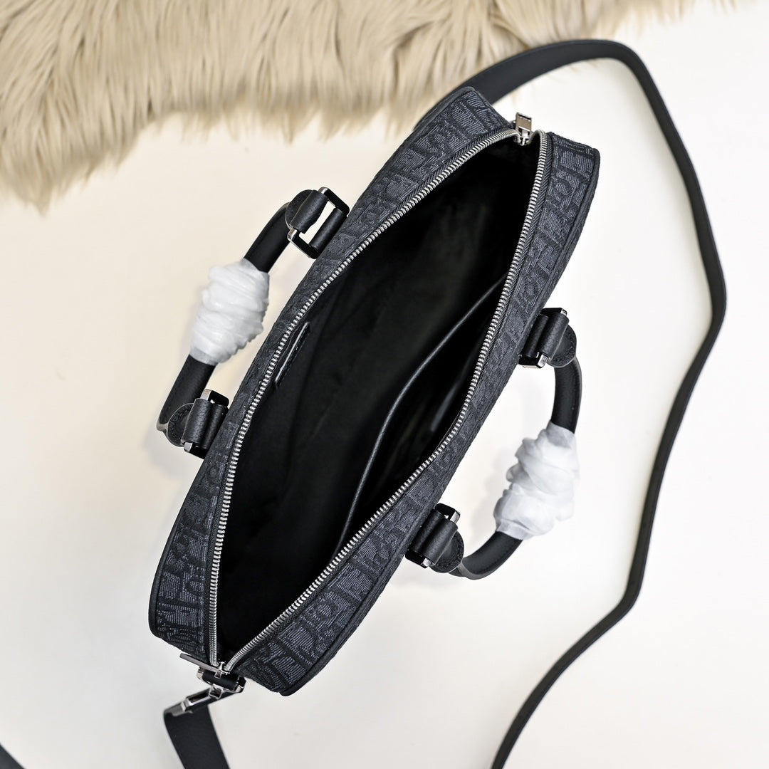 Dior Herren-Aktentasche aus Dior Oblique Jacquard).