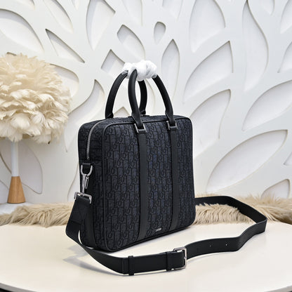Dior Herren-Aktentasche aus Dior Oblique Jacquard).