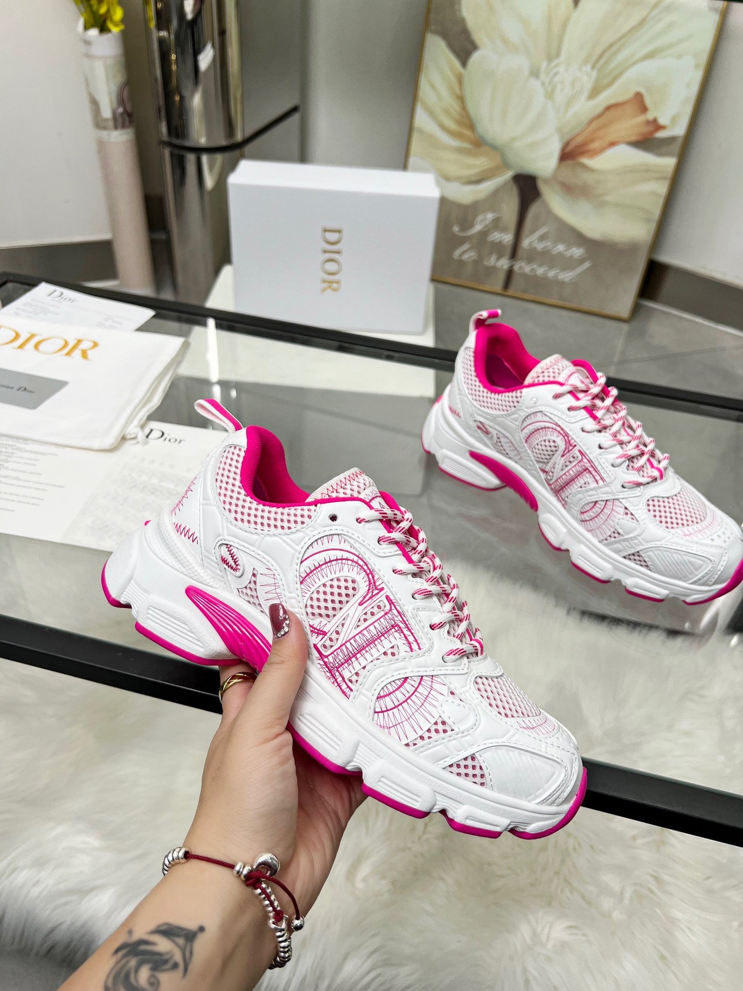 Dior B30 Sneaker in Pink/Weiß – Eine ausführliche Analyse