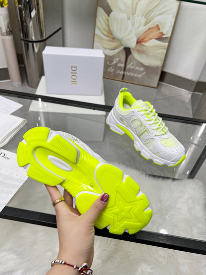 Dior B30 Sneaker in Weiß und Neon-Gelb – Luxus trifft Streetstyle