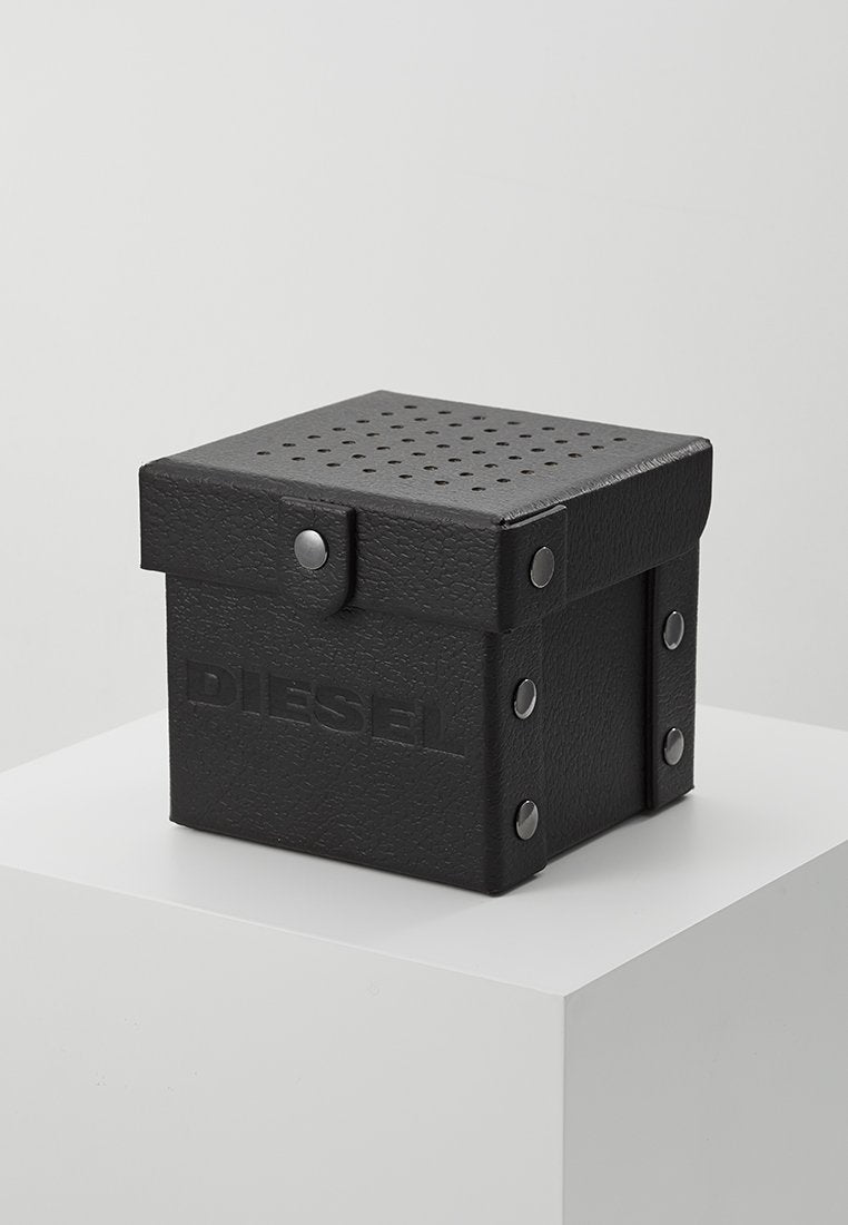 Diesel Mega Chief DZ4338